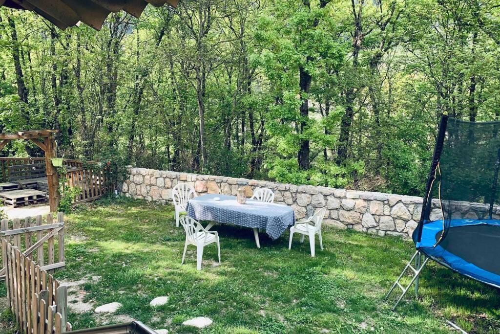 2P Au Coeur Des Montagnes Avec Piscine Chauffee Διαμέρισμα Puget-Théniers Εξωτερικό φωτογραφία
